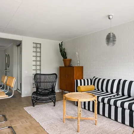 Upea Remontoitu Huoneisto Naantalin Sydaemessae Apartment Naantali
