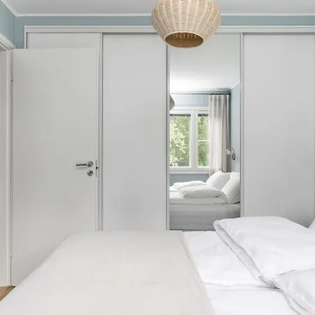 Apartment Upea Remontoitu Huoneisto Naantalin Sydaemessae
