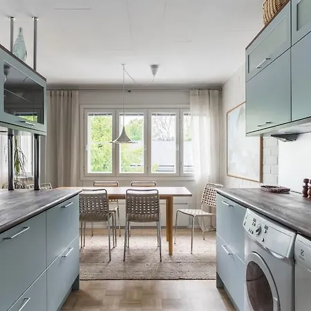 Upea Remontoitu Huoneisto Naantalin Sydaemessae Apartment *