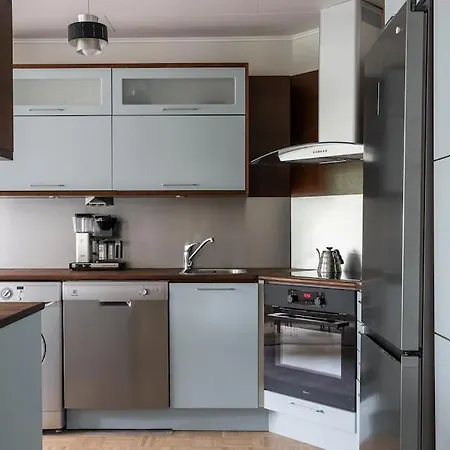 Upea Remontoitu Huoneisto Naantalin Sydaemessae Apartment
