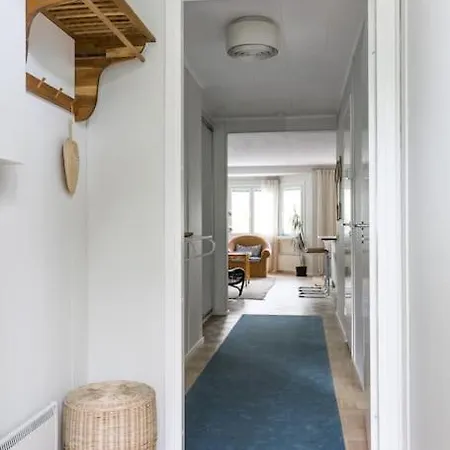 Upea Remontoitu Huoneisto Naantalin Sydaemessae Apartment