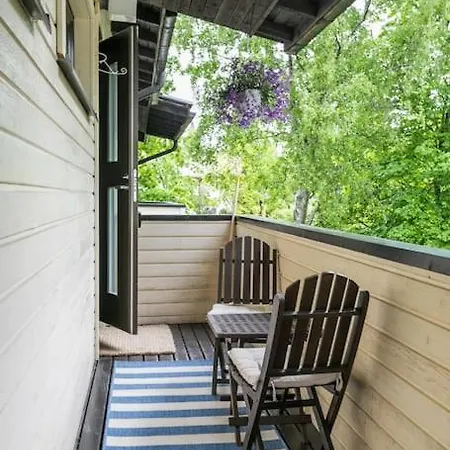 Upea Remontoitu Huoneisto Naantalin Sydaemessae *